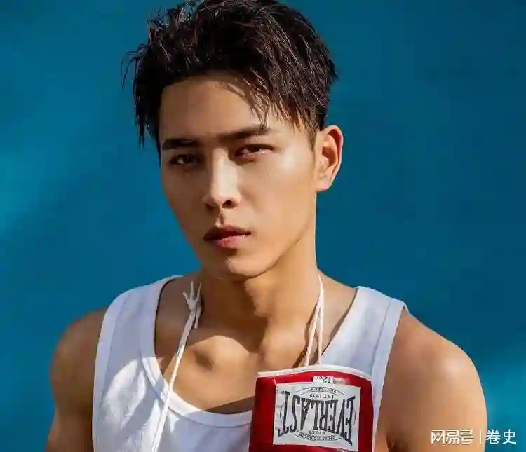 仅仅2个月像换了个人，产后复出的吴谨言，终究是走了杨幂的老路