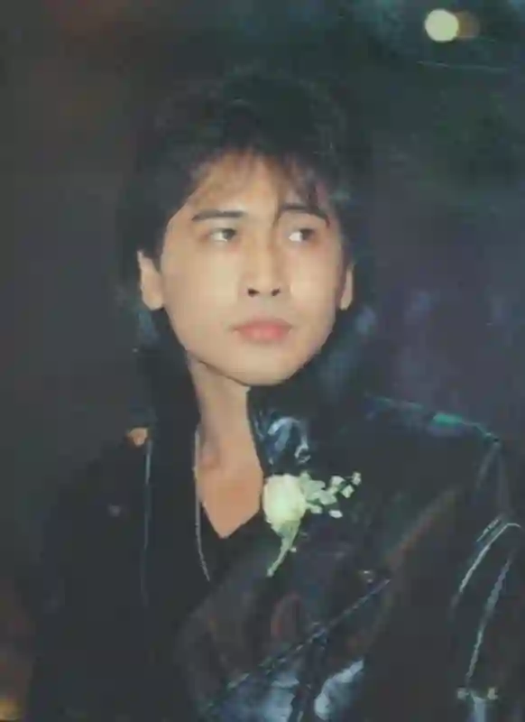 孙丽雅：嫁大24岁歌手齐秦，婚后连生两胎，一家四口其乐融融
