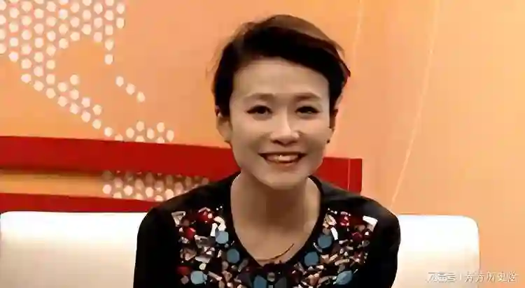 曾被誉为“央视最美主持人”，因推错一扇门意外离世，终年33岁