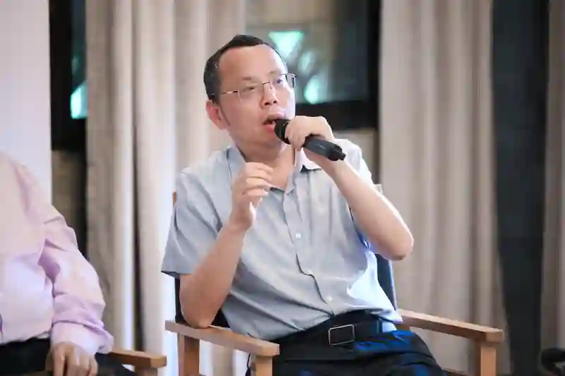 访谈 | 聂震宁、马国仓、欧阳黔森、汤素兰等名家共话AI时代文学创作出版新可能
