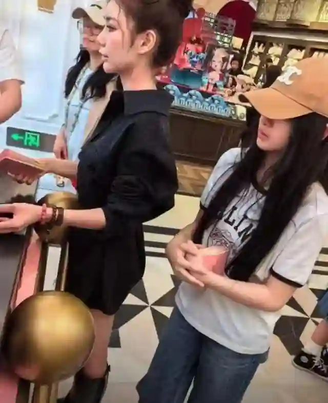 马筱梅满分母爱！蜜月要带俩娃一起过，玥儿对她的新称呼让人泪目