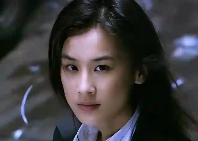 一手好牌打的稀碎，拿离婚当噱头、“背刺”星爷的黄圣依令人唏嘘