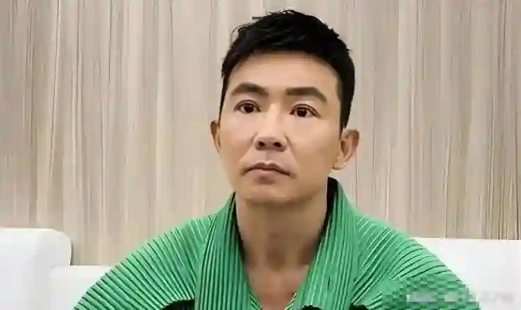 解约原公司，转投周杰伦俩月，报警自证的刘畊宏，给明星敲响了警钟