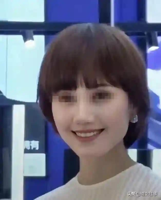 沈佳妮终于不忍了！颜值衰老还被疑离婚，她晒素颜正面刚：就这样