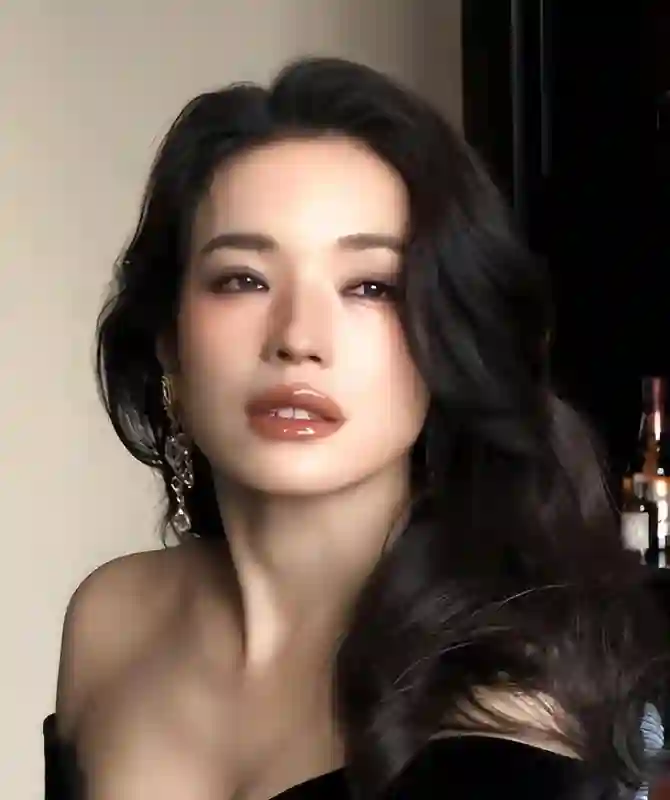 49岁舒淇再破“天花板”，这一次，她让冯小刚和整个娱乐圈沉默了