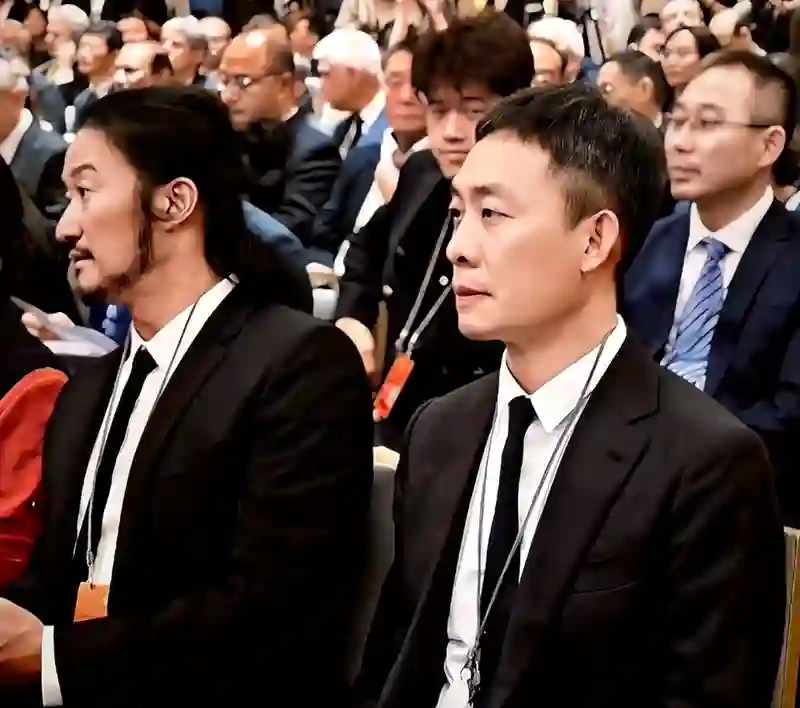 央视的镜头好真实，王一博帅的扎眼，吴京面相变了，宋佳太惊艳