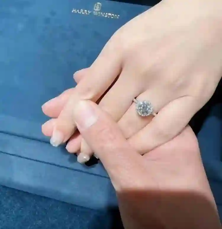 俞灏明官宣结婚！发文引争议，王晓晨沉默不回应，疑似分手求复合