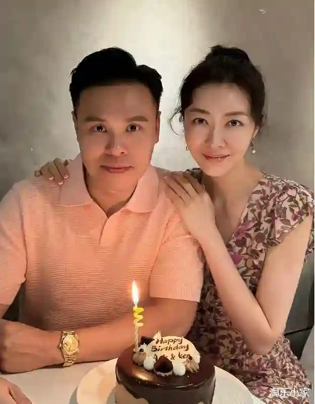 熊黛林双胞胎7岁生日照曝光！姐妹颜值差距大，一个像妈一个像爸