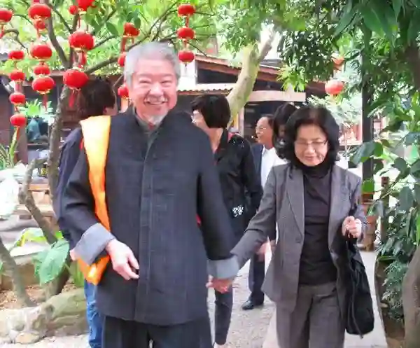 拍情色片，交往61位女友，这个娱乐圈老男人凭什么？