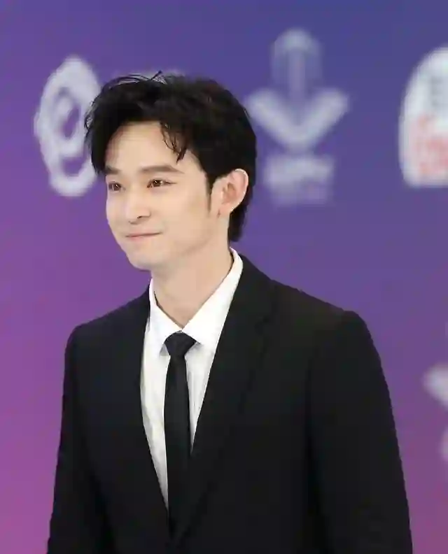 原来孙俪当初没说谎，看了央视镜头才发现，董子健的面相早就变了