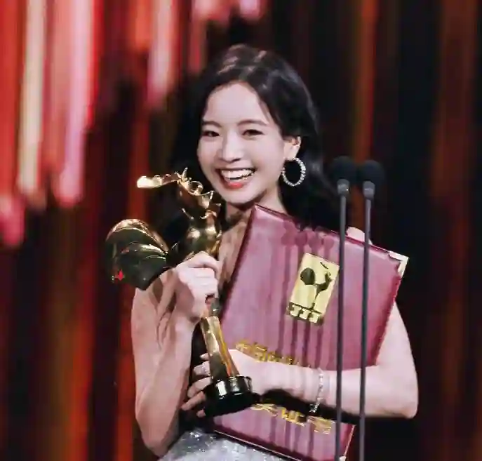 同样是“影后”：把李庚希、宋佳、章子怡放在一起，差距就出来了