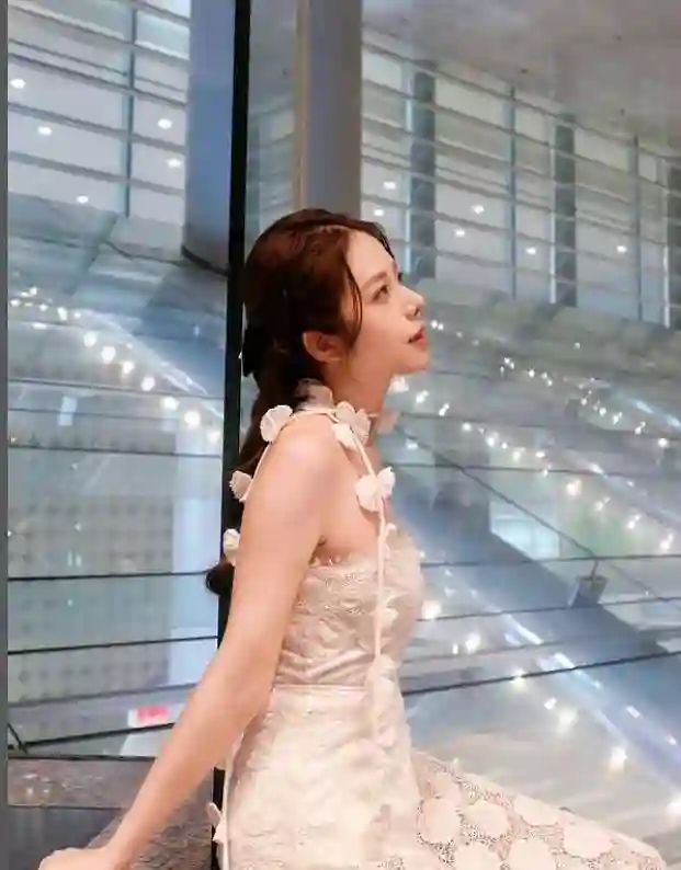 23岁港姐终极回应与郭晋安父女恋！大晒对话截图，证与神秘男约会真相！