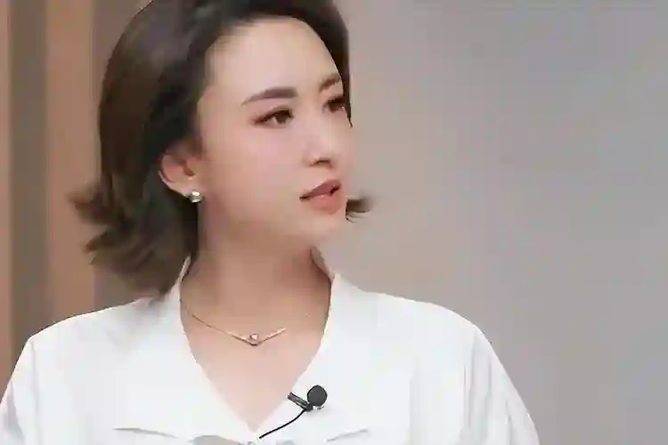 嫁70岁富翁？包养4个男人？曾是央视女主持私生活谣言有多离谱？