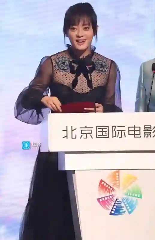 当32岁杨紫和42岁孙俪站在一起，我才彻底明白，气质远胜于美貌
