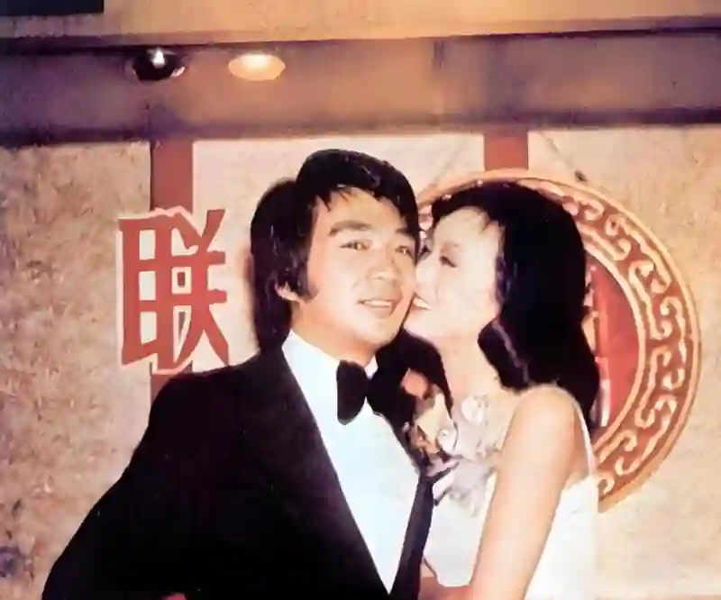 每个家庭都有苦衷，72岁的赵雅芝为何不敢退休，为了养活一家5口