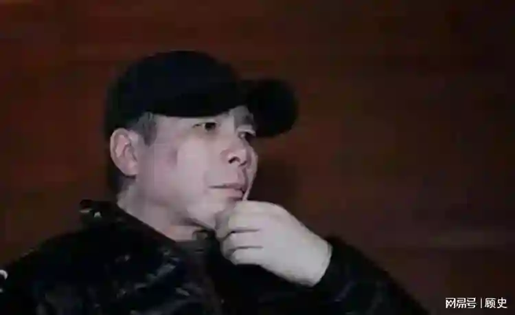 冯小刚病情恶化,身价上亿却选择放弃治疗,徐帆含泪说:钱多有啥用