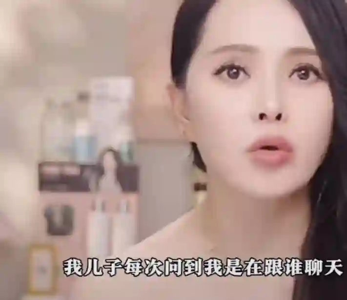 伊能静这段回应太有情商，刘亦菲深厚友谊背后原因曝光