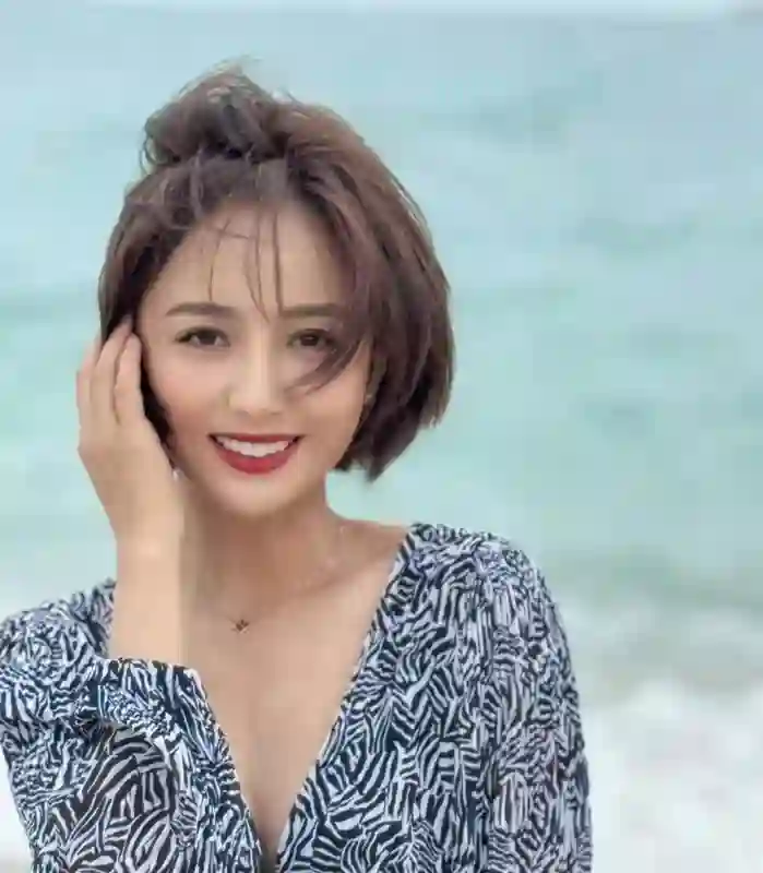 42岁佟丽娅再破“天花板”，这一次，她让陈思诚和整个娱乐圈沉默