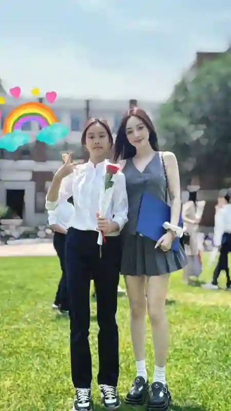 李小璐被曝二胎生子，与贾乃亮早成过去式，甜馨成负面消息接盘侠