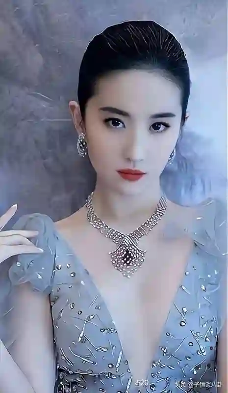 38岁刘亦菲，内娱明星畸形审美，给出狠狠一课！