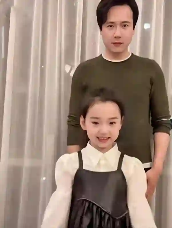 彻底释怀！董璇高云翔离婚6年后，一个甜蜜二婚，一个退圈生女