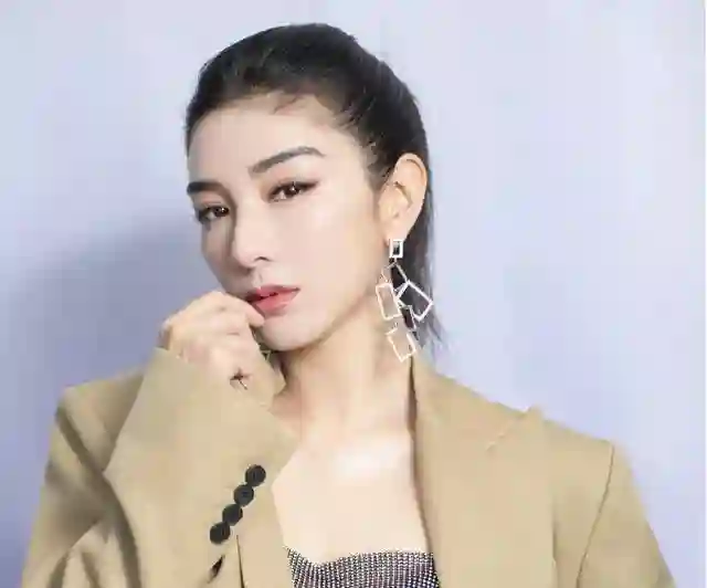 三遇渣男情路坎坷，