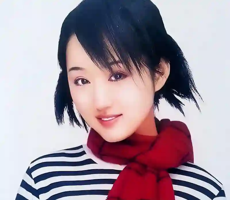 53岁杨钰莹现状：和母亲定居深圳，在豪宅种菜生活惬意，仍未结婚