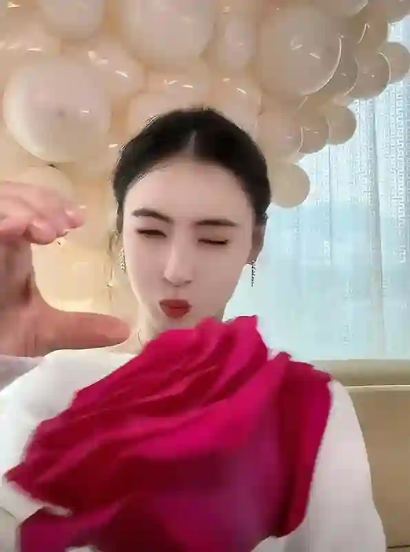 离婚后不提谢霆锋，输给王菲，张柏芝才发现原来他们不是一类人