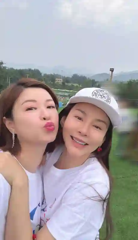 杜华章子怡佟丽娅陈好同框过六一！女神聚会上演“梦幻联动”