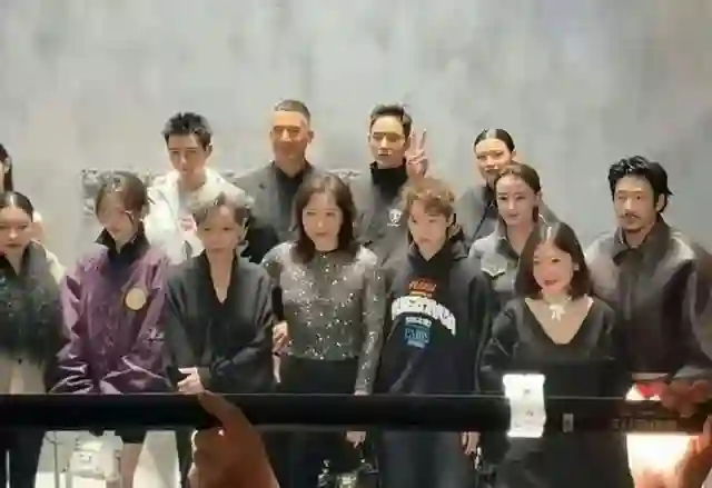 北京这一夜，叶童张小斐同框，陈飞宇戴眉钉，最惊喜的是王曼昱