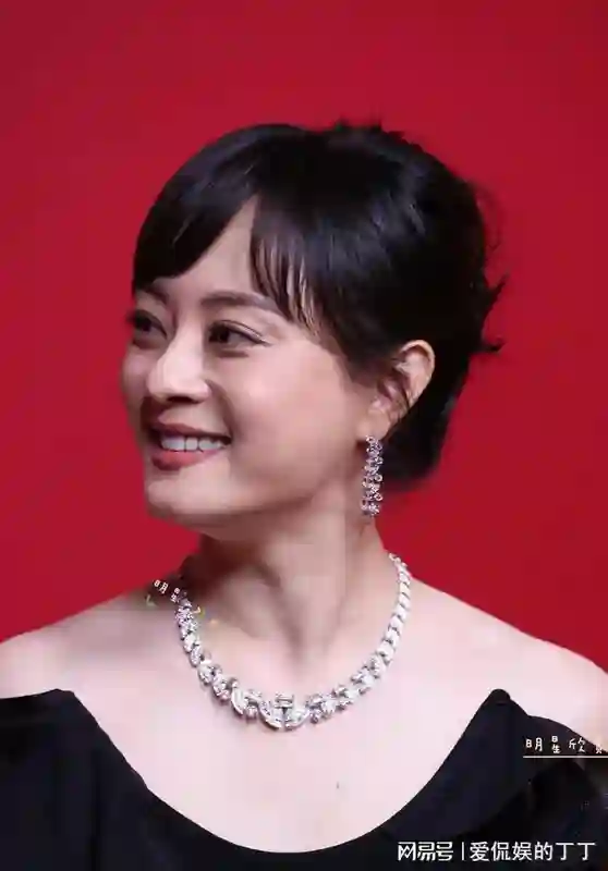 上海芭莎生图太真实，林志玲皮包骨，宋佳嫩了，被压轴的杨幂抢镜