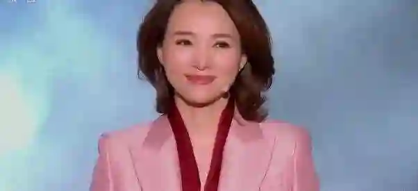 离开央视后52岁董卿近况 素颜发福没扛住死亡打光 但气质依旧出众