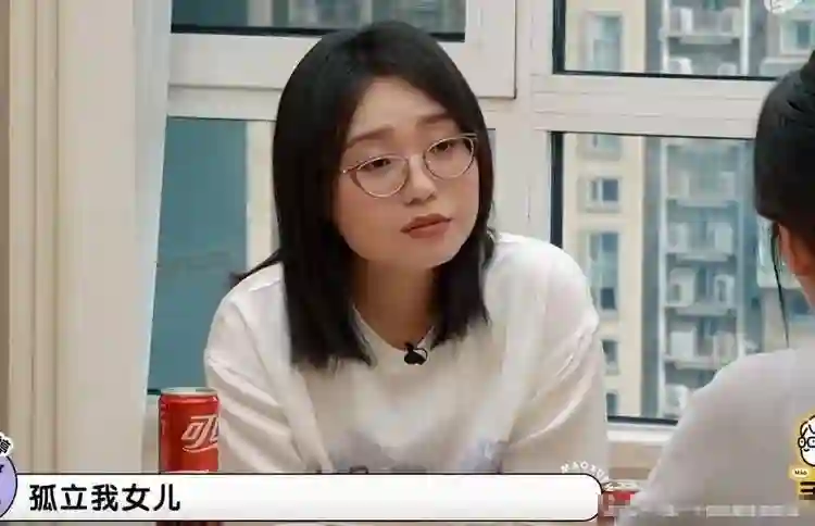 郭碧婷2个孩子在台北读书，称在香港太难了，叹：婚后仍在还房贷