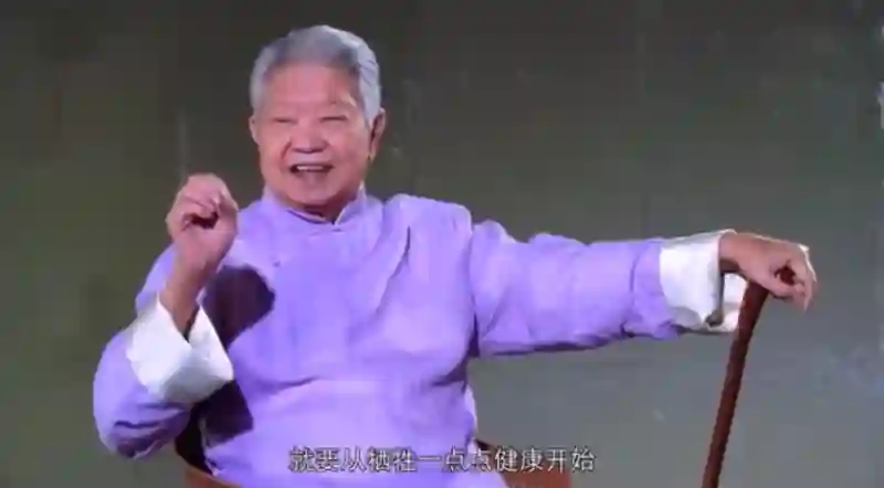 才子蔡澜：无儿无女，散尽家财，活一天过一天