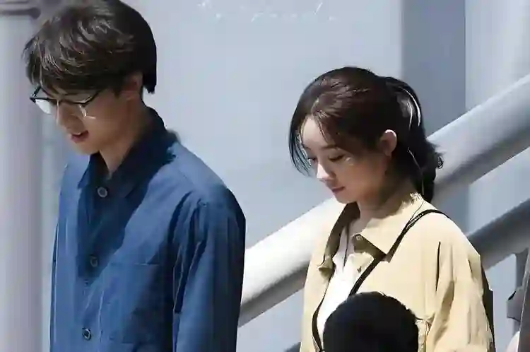 37岁的赵丽颖还在吃少女这碗饭，是后继无人，还是想在舒适圈躺平