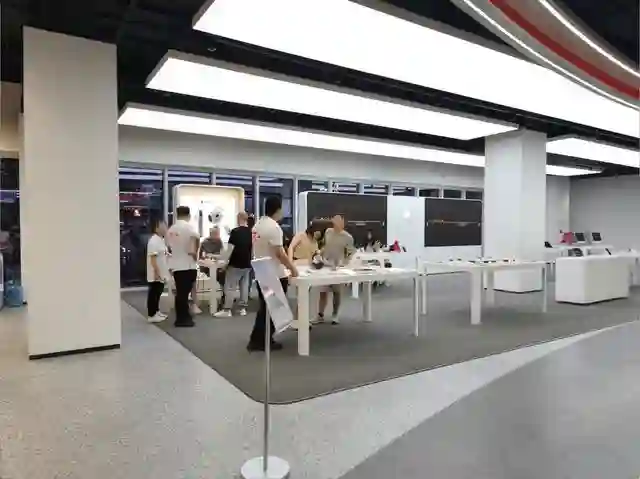 这届高考生在线下买手机：不喜尬吹，不追品牌，不被忽悠