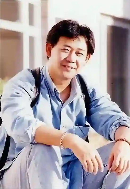 姜文姜武兄弟情深，两人的娇妻却天差地别，姜文果然“路子很野”