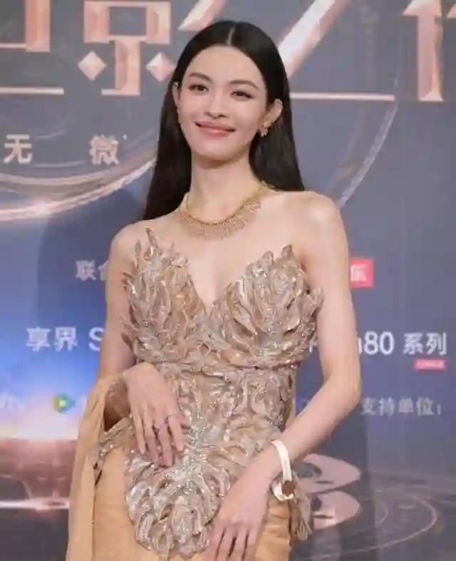 电影之夜：雷佳音“发福”，朱一龙超帅，微胖章子怡惊艳