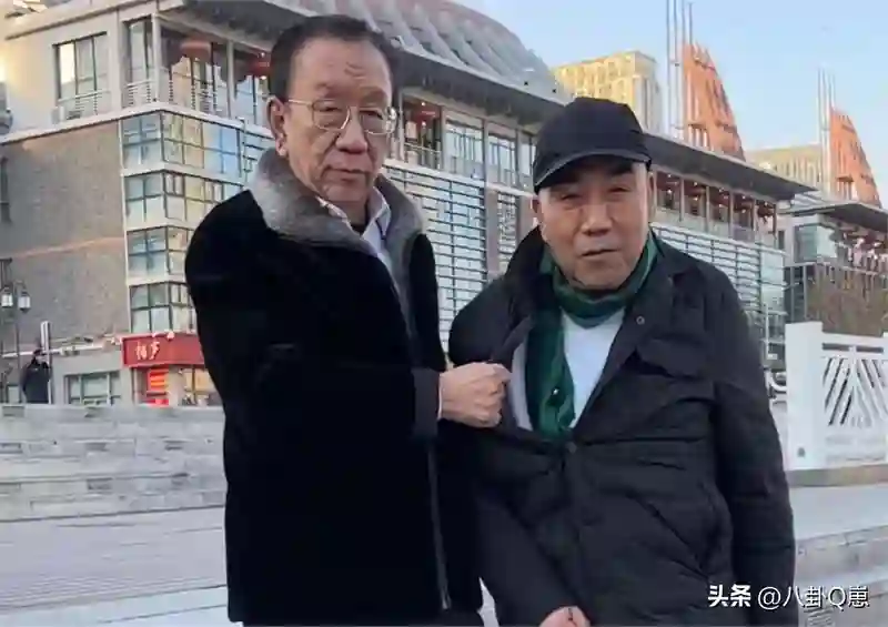 侯耀华直播吐苦水，声称不去送别杨少华，竟然是因为有不想见的人