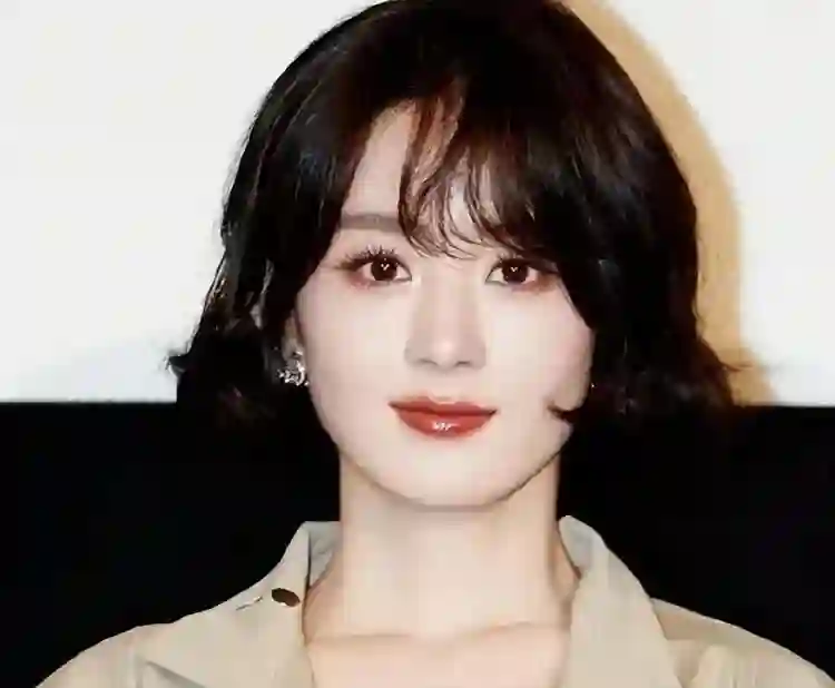 有人欢喜有人忧！赵丽颖深夜连发三条动态，三字回应与赵德胤关系