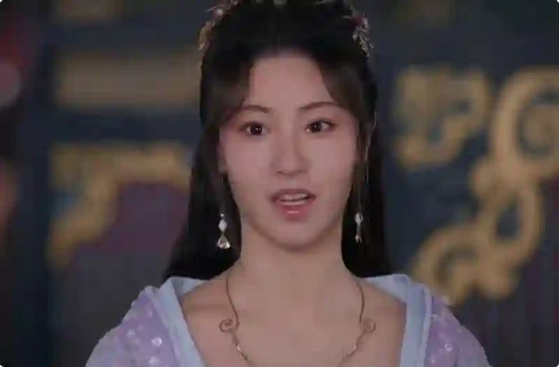 “颜值高是美女，脖子一露全毁形象，5位女星短脖尴尬曝光！”