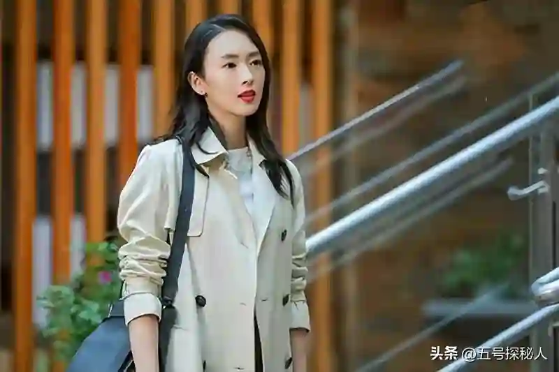 被星二代张默暴打的童瑶，嫁51岁富商被捧红，36岁成白玉兰视后