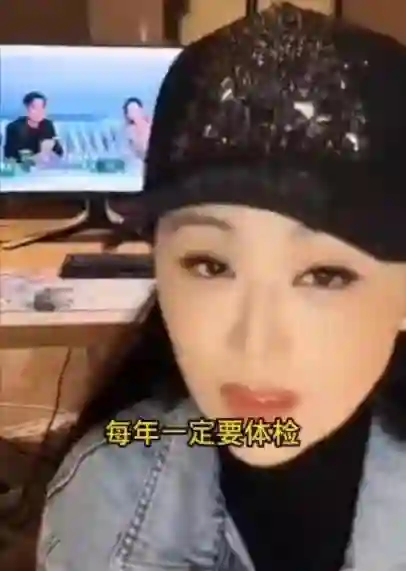 51岁曹颖自曝患癌，放心不下年幼的儿子，坦言当了妈妈后不敢生病