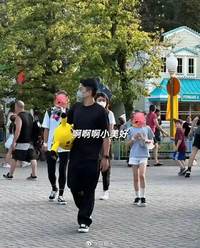 还记得杨幂女儿小糯米吗？长这么大了？