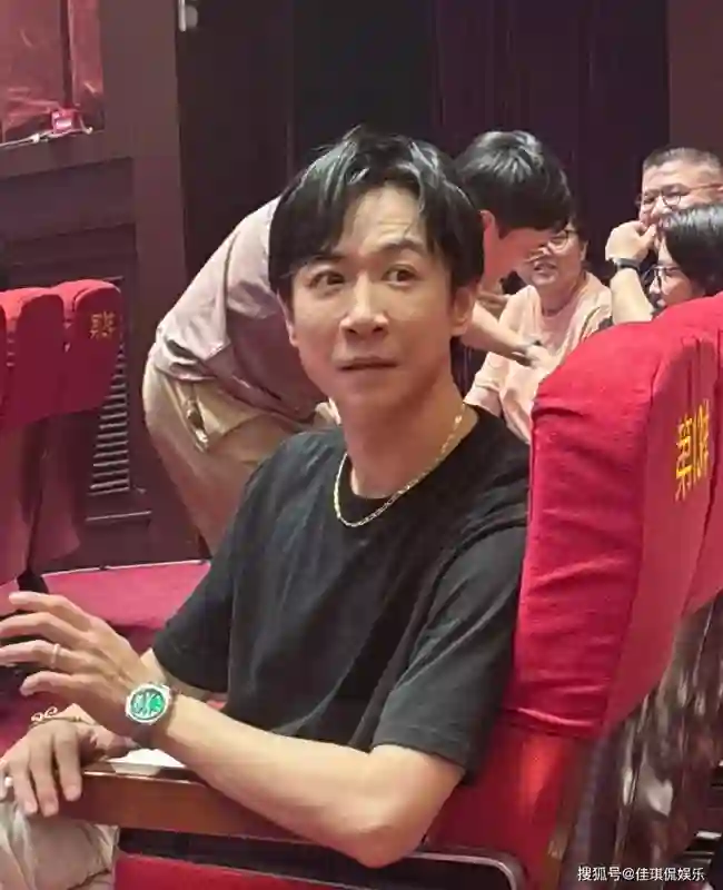 董璇二婚有多不被看好？看好闺蜜佟丽娅的表情就知道
