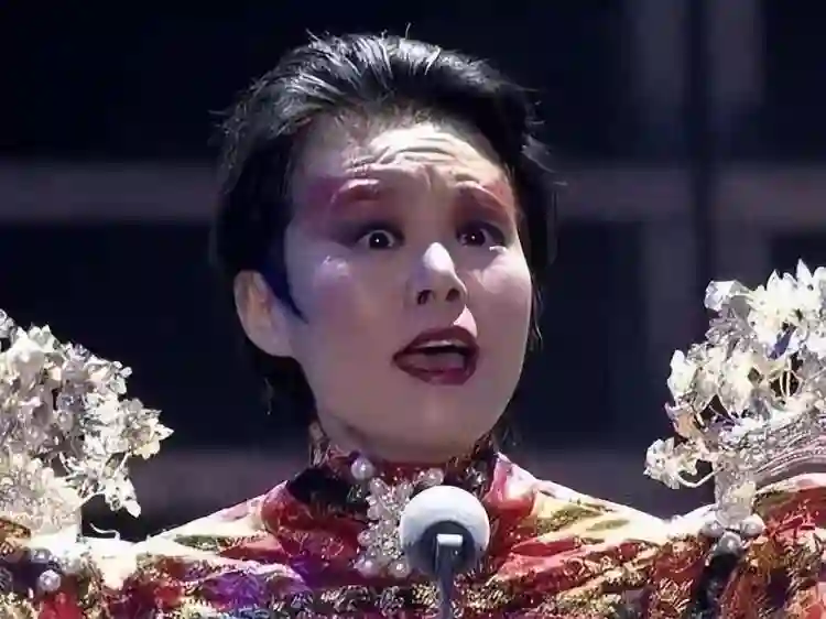 “恩将仇报”的龚琳娜，为所有人上了一课，难怪王菲不再替人发声