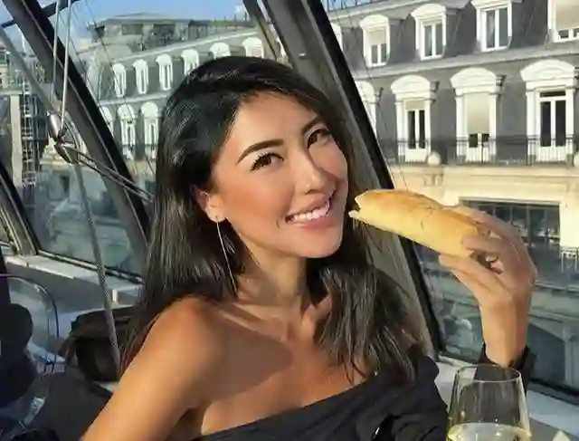 <em>TVB</em>前女星晒大钻戒被曝闪婚，替前男友背负630万巨额债务