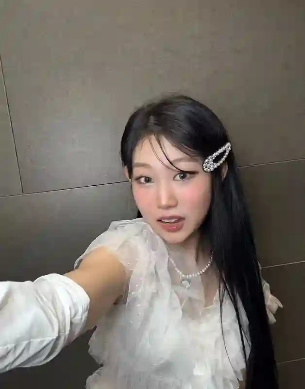 小沈阳女儿<em>沈佳</em>润发文回应出道事宜，此前因专辑销量遇冷引发热议
