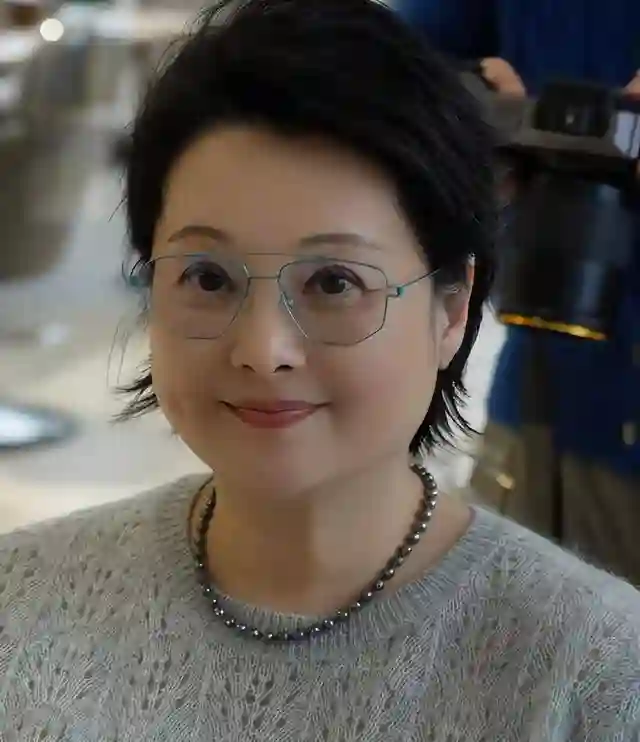 这7位发福的女星好可惜！年轻时倾国倾城，老了却胖成“土肥圆”
