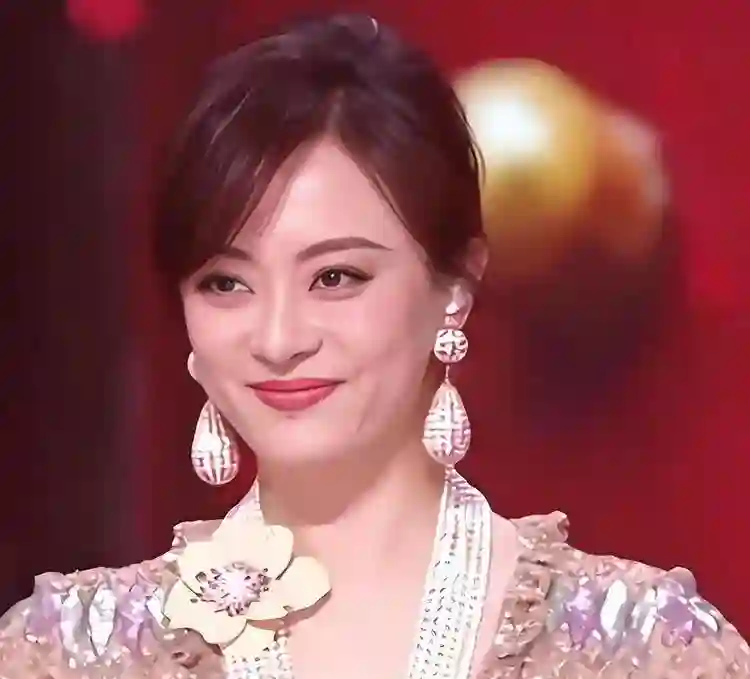 “移民风波”发酵6天后，孙俪终于更新动态，郭德纲的话真说对了